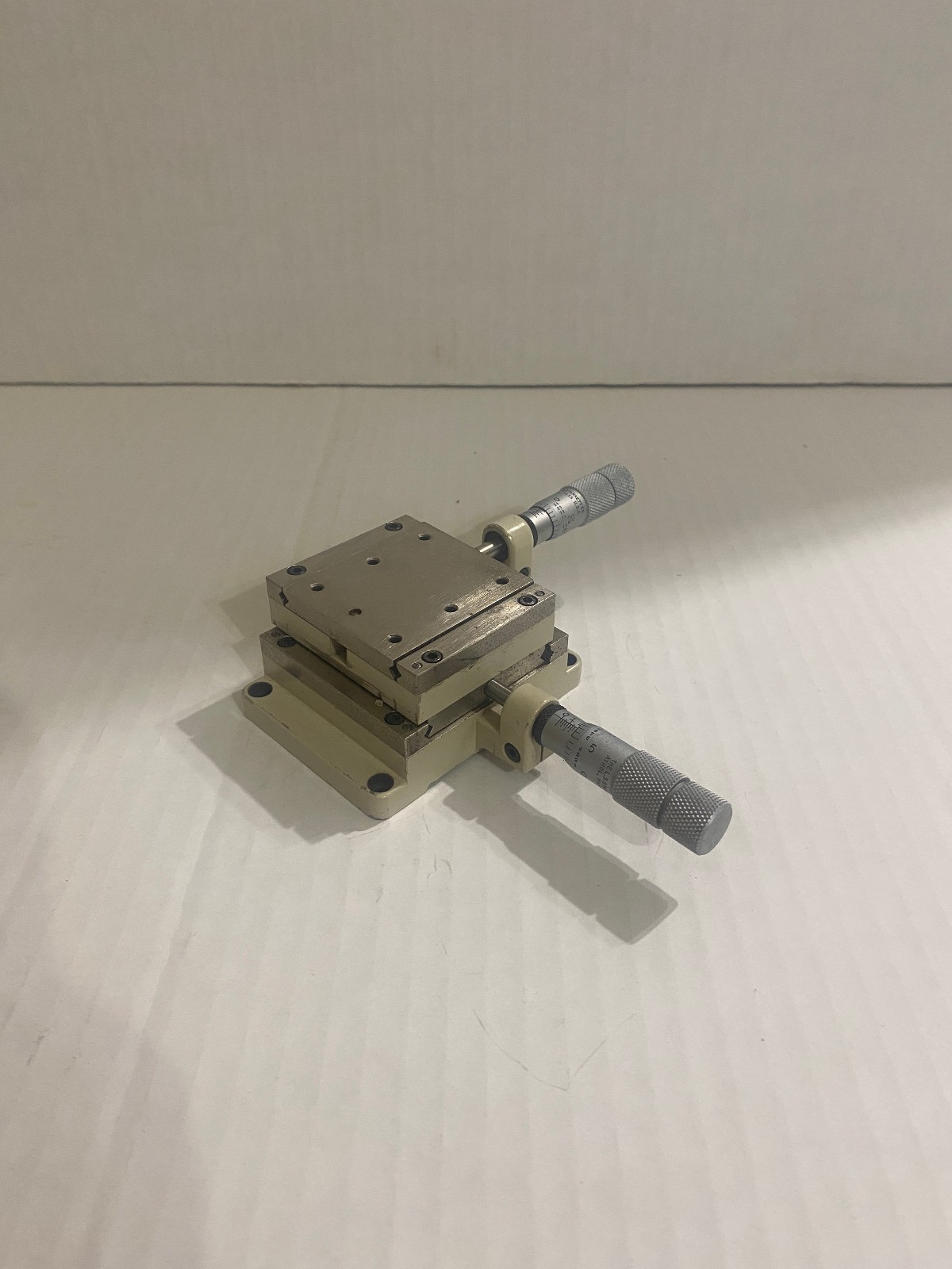 (USED) L.S. STARRETT XY Axis Cross Guide Micrometer Sliding Table Linear Stage