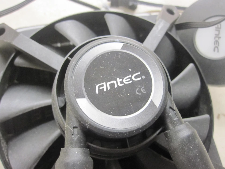ANTEC H2O Liquid 750 CPU Cooler with Radiator and Fan - Image 2 of 4