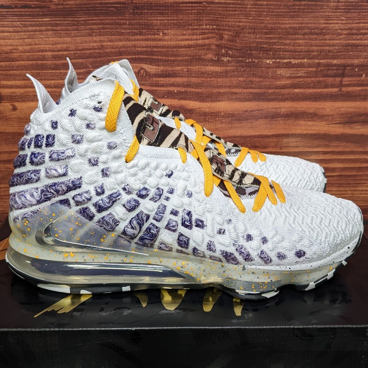 Nike LeBron 17 XVII NBA 2K20 Men's 11.5 Bron 2K Playoffs Nike LeBron 17 XVII NBA 2K20 Men's 11.5 Bron 2K Playoffs