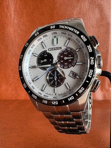 Citizen Eco-Drive Radio-Controlled Watch "Panda" CB5874-90A  excellent condition - Picture 4 of 18