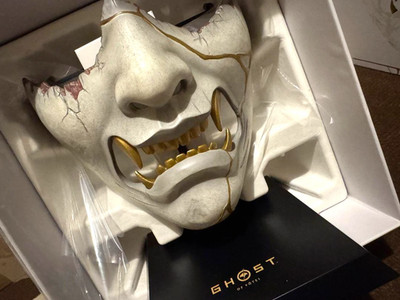 GHOST OF YOTEI COLLECTOR'S EDITION MASK STAND & BOX ONLY PS5 Official product