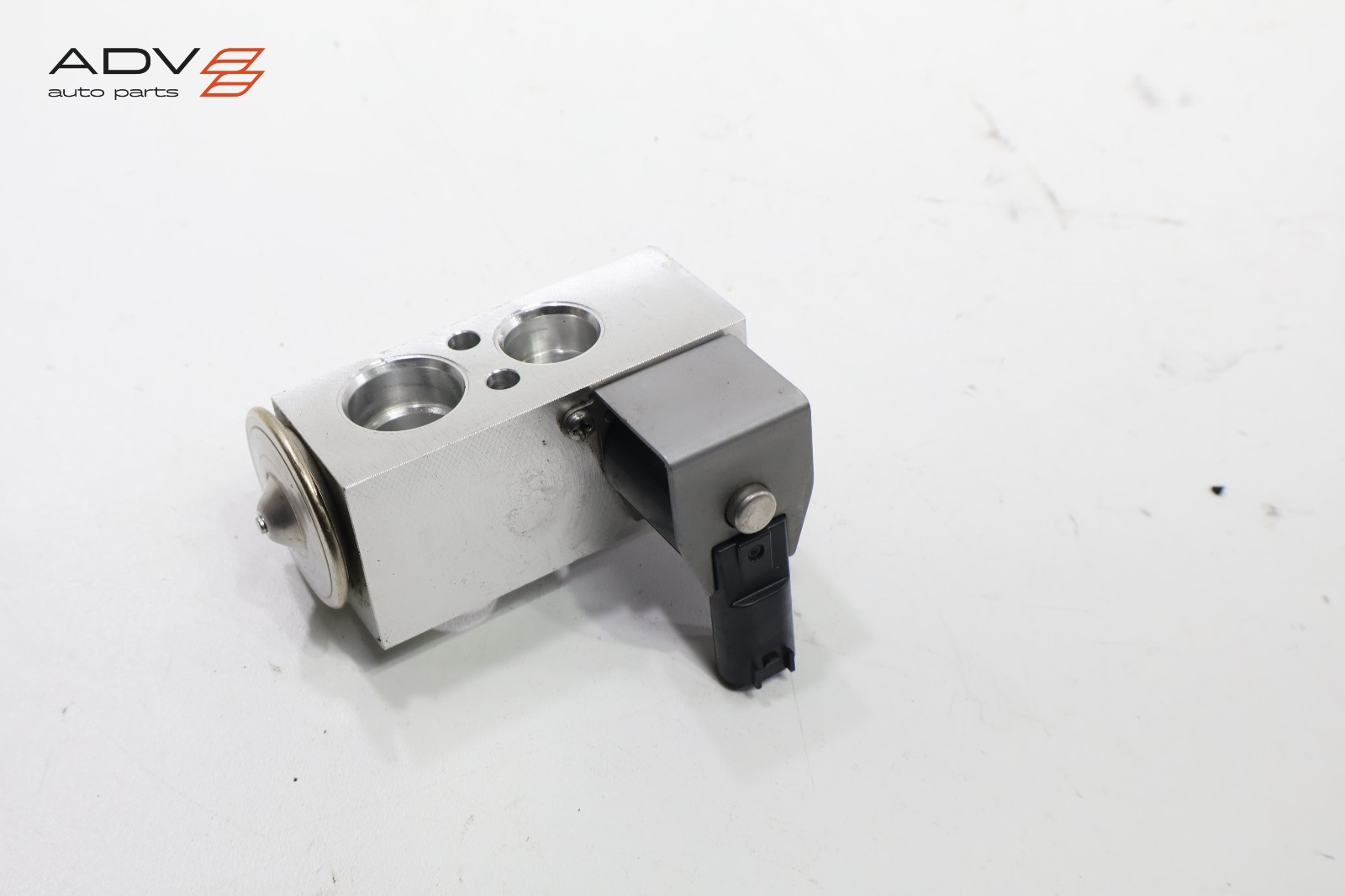 2014 - 2020 BMW i8 I12 HVAC AC HEATER EXPANSION VALVE OEM