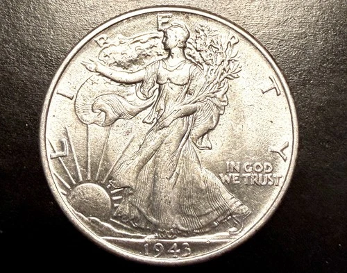 1943 Walking Liberty Half Dollar - AU-UNC - Excellent detail - 90% silver