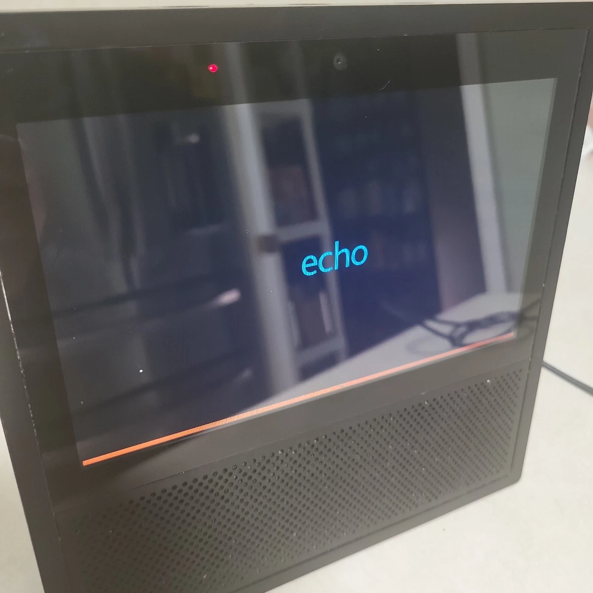 Amazon Echo Show (1st Generation) Alexa White Smart Speakers for