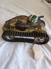 Ancien jouet char d'assaut vintage en tôle E12