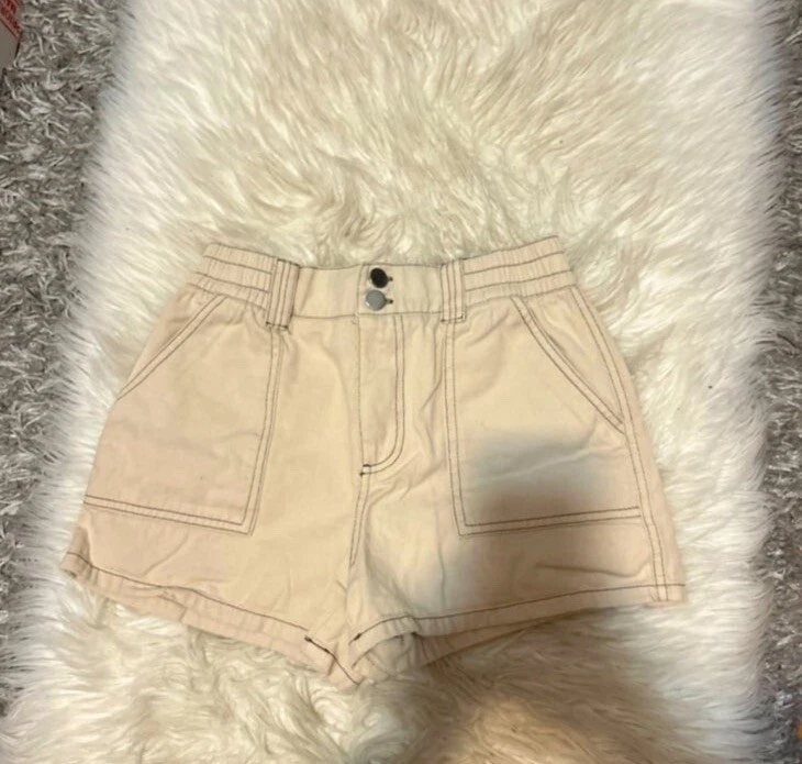 Cream Cargo Shorts Size:S