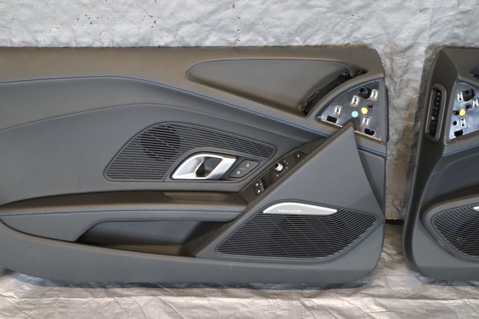 2022 2023 AUDI R8 V10 5.2L AWD OEM BLACK LEATHER BLUE STITCH RH LH DOOR PANELS