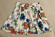 Woman  s Old Navy Size 8 Floral Skirt. Knee Length. Gently Used