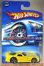 2006 Hot Wheels #62 Mopar Madness 2/5 DODGE VIPER GTS-R Yellow Variant w/Pr5 Sp