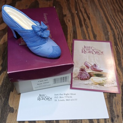 JUST THE RIGHT SHOE - BY RAINE WILLITTS - CLASS ACT - 25042 