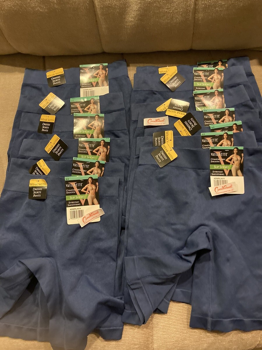 Vassarette Women's 2-3-Packs Comfortably Smooth Slip Short,Style