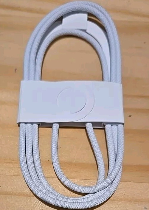 iPhone  16 Pro Max 16 15 Pro Max Fast Charging Cable Type C -Type C Original OEM