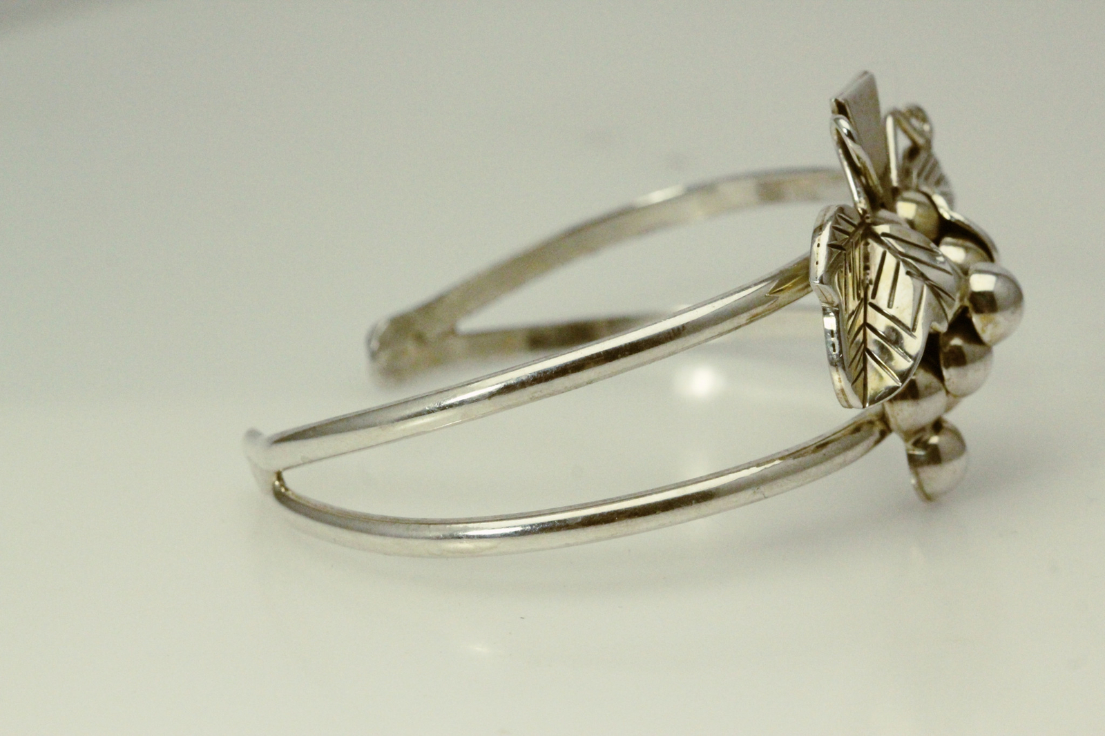 925 Sterling Silver Grape Bundle Cuff Bracelet 27… - image 2