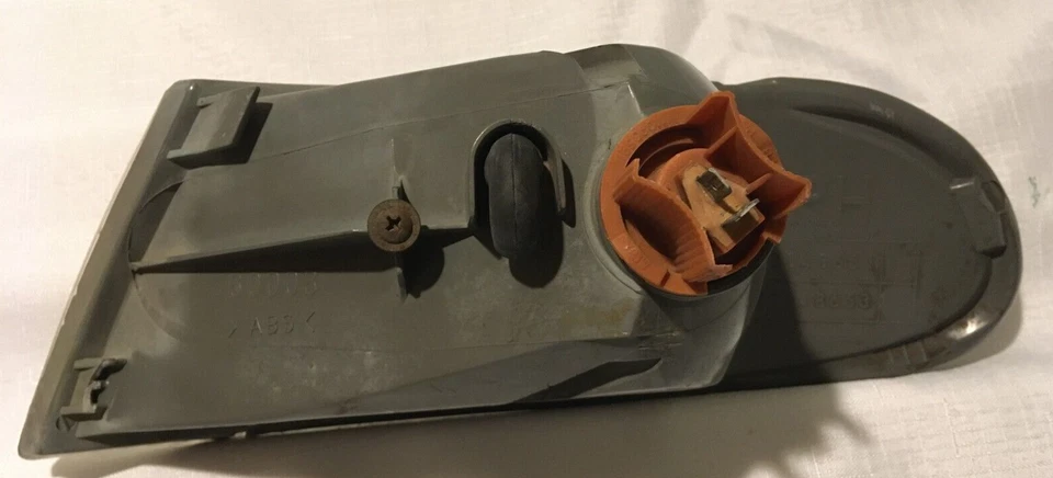 Caprice - Holden - VR - VS “Caprice" RH headlight assembly - image 4 of 4