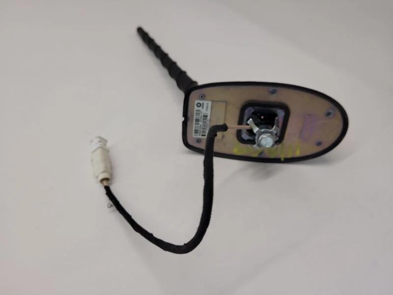 Antena montada en techo Dodge Journey 2012-2018 Foto 3 de 4