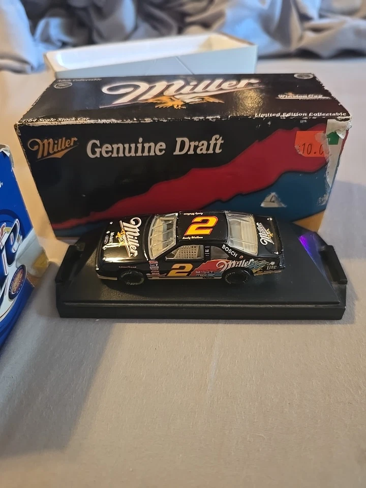 Wallace #2 Miller 1:64 LOT - Image 4 of 4