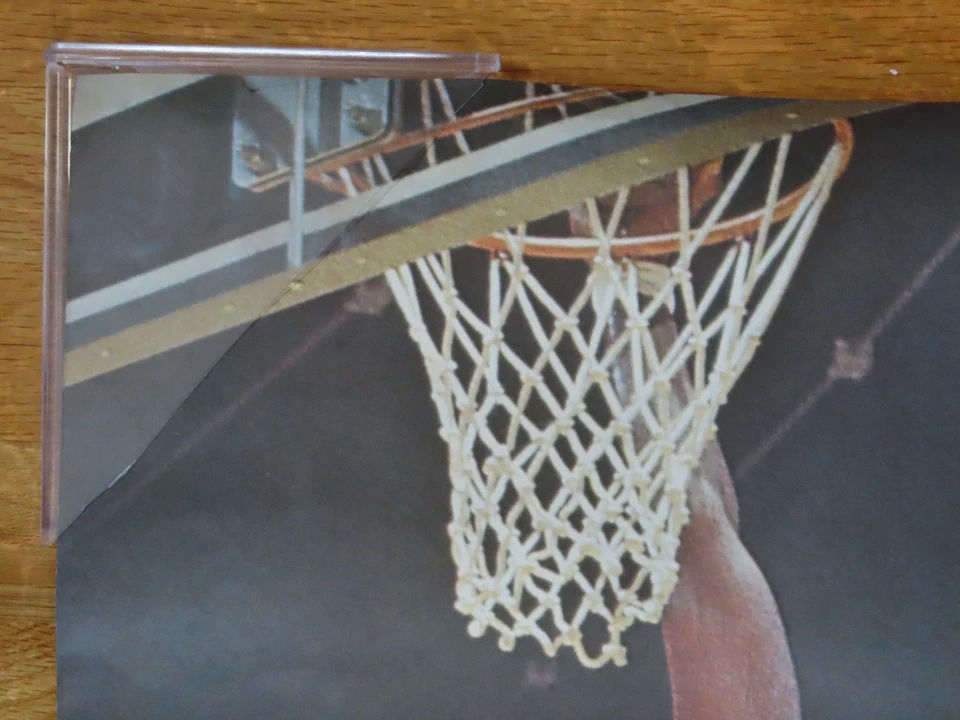 Rare Original 1970 WILT CHAMBERLAIN LOS ANGELES LAKERS SPORTS ILLUSTRATED Poster - Image 2 of 4