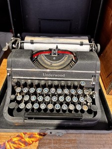 RARE 1923 Vintage Underwood Standard Cyrillic Typewriter