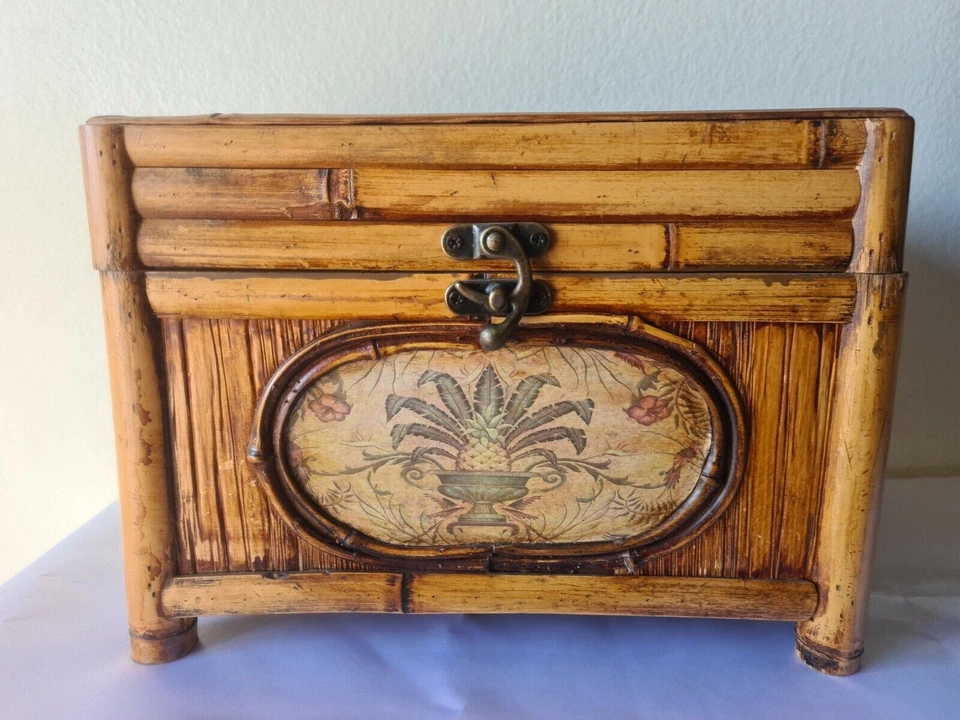 Small Woven BAMBOO STORAGE CHEST with Pineapple Design 11.5 Lx7.5Dx8.5H - Image 2 of 4