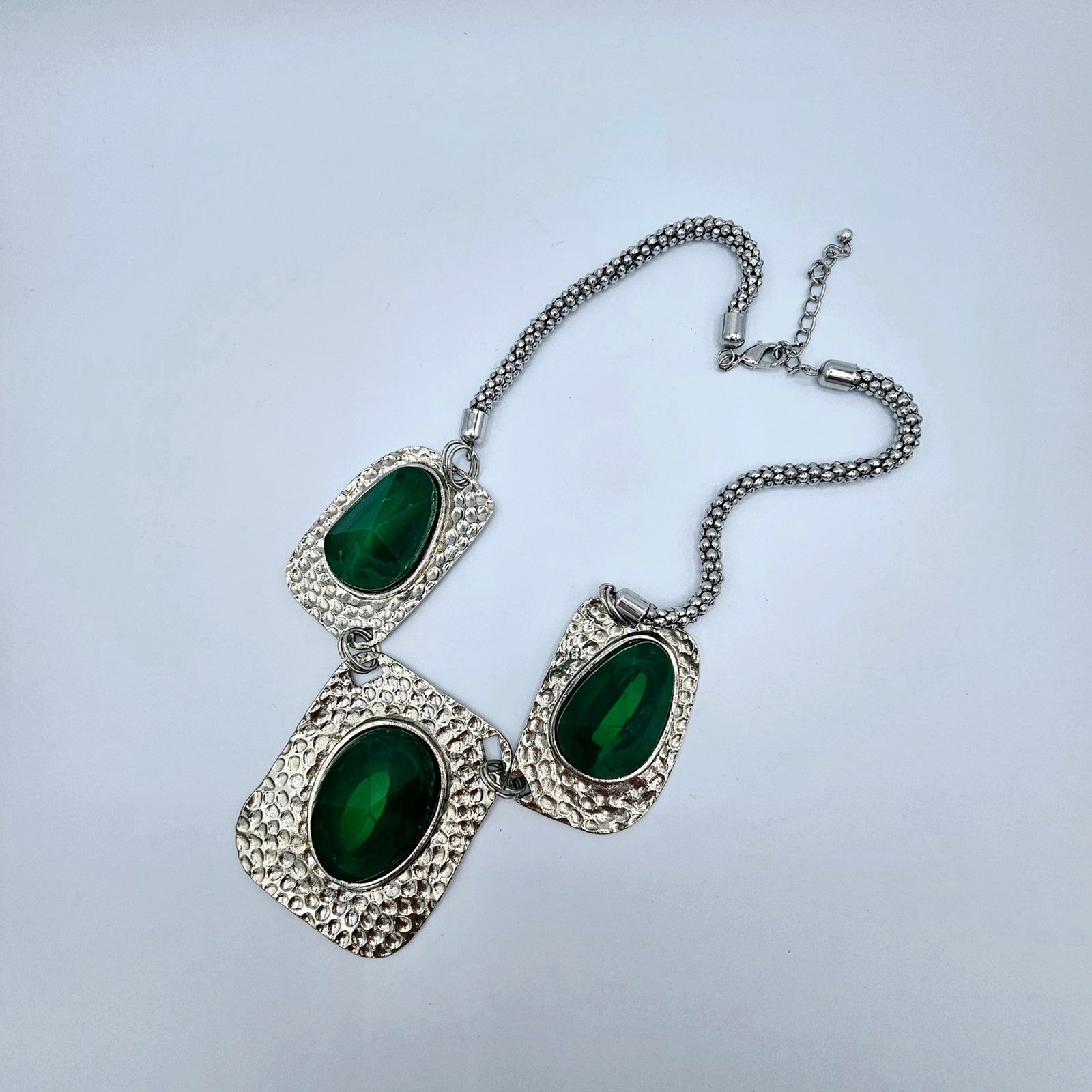 Statement Necklace Unique Green Gem Hammered Silv… - image 4