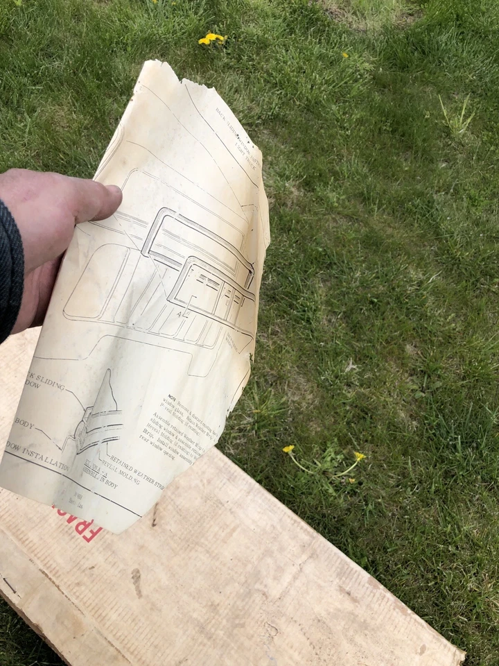 Original GM 1972 Chevrolet Pickup Truck ,Big Rear Glass Windshield. Almost NOS - Image 3 of 3