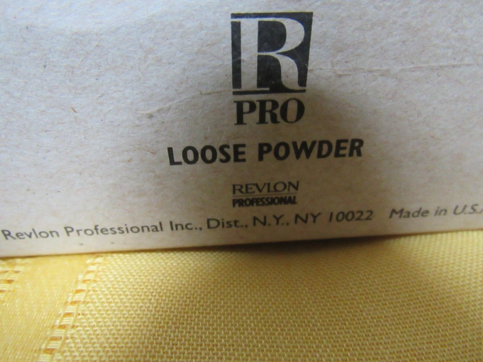 REVLON  RPRO  Loose Powder  With Puff - FAIR  1 oz --  NOS - Image 4 of 4
