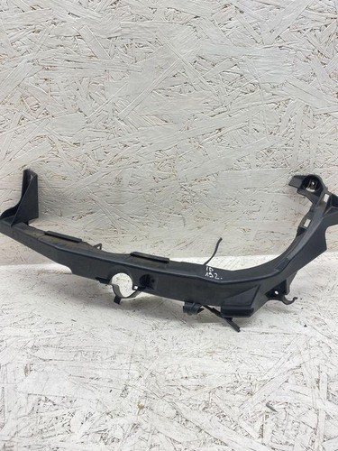 BMW 3 E90 Rechte Scheinwerferhalter 7138401 2.00 Diesel 2011 33467055