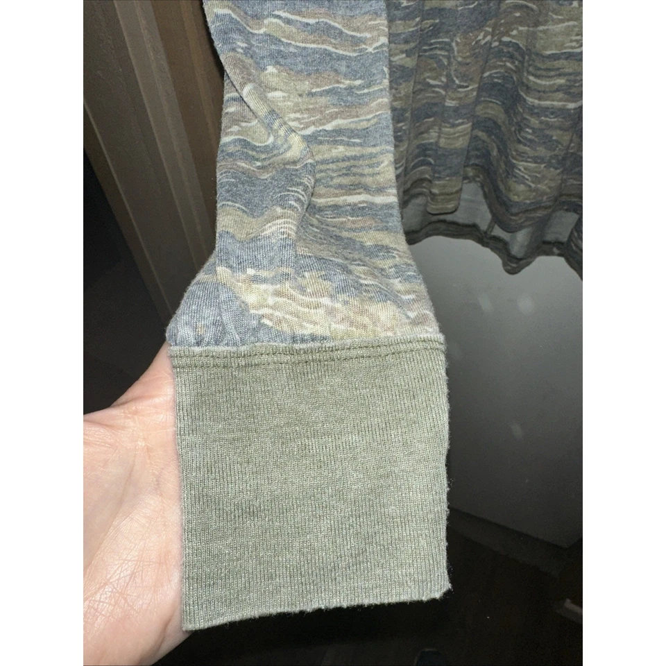 Camisa We The Free Free People L/S Arielle Camuflada Estampado Tigre Verde Tejida X-Pequeña Foto 3 de 4