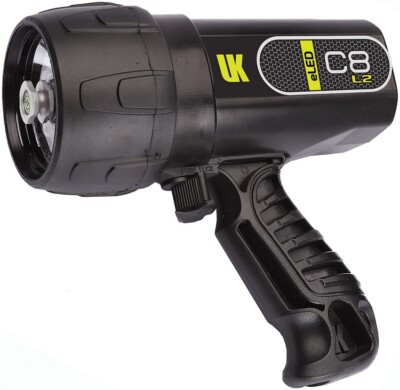 Underwater Kinetics C8 eLED All Purpose Light Unites Two Strong Beams Together
