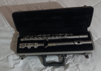 BUND Flute by the Selmer Company USA with Hard Case