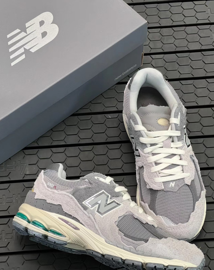 UK 12.5 -New Balance 2002R Protection Pack Rain Cloud - M2002RDA New With Box