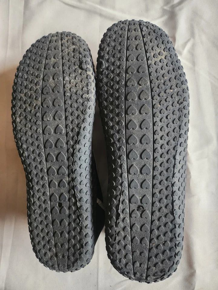 NEW Size 9 Oxide Women's Aqua Water Shoes- Black/White - Image 3 of 4