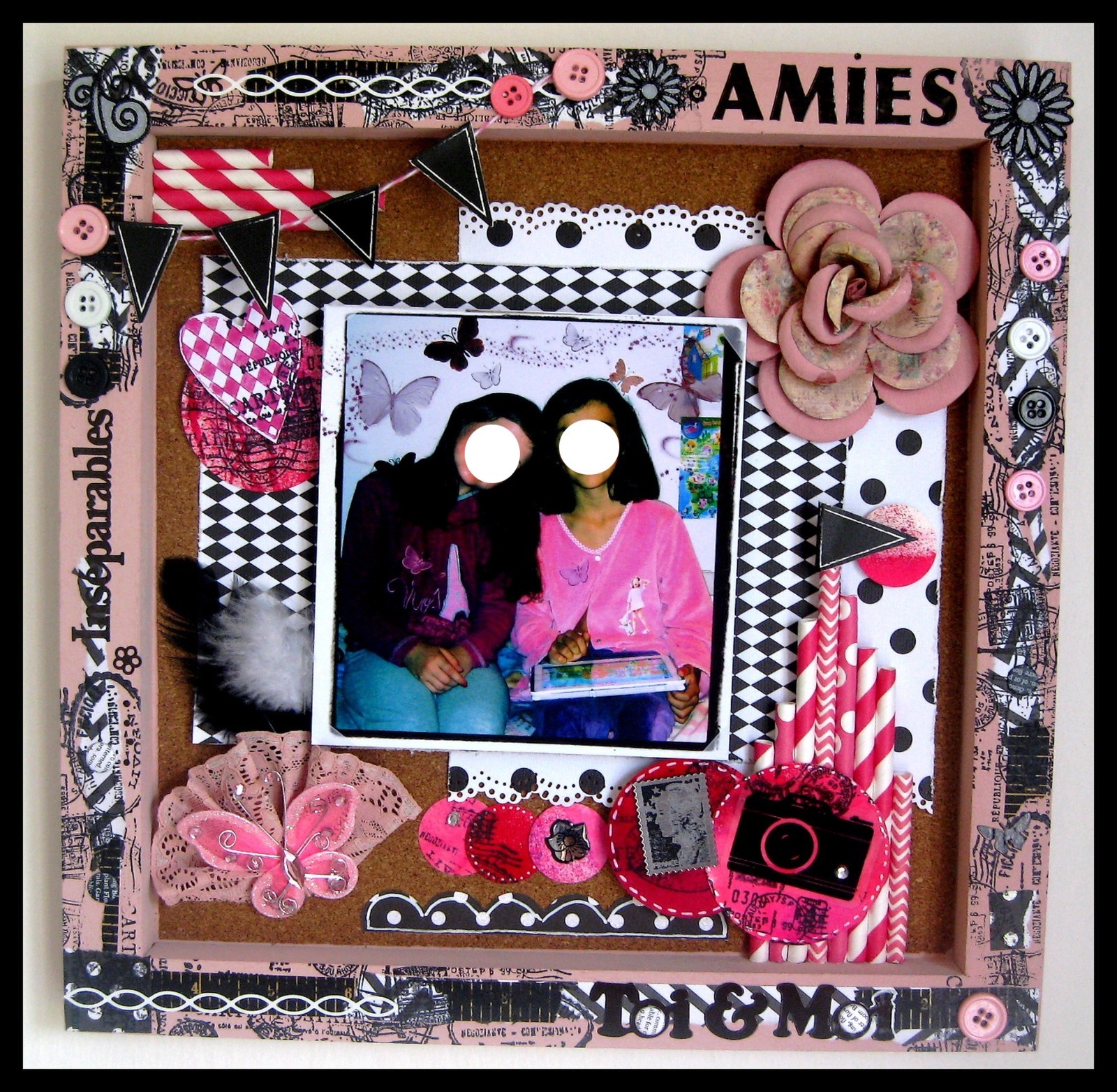 Cadre photo 30x30 cm AMIES pour décorer votre salon avec vos souvenirs personnalisés