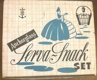 Anchor Hocking AnchorGlass Serva-Snack Set  4 Serving Trays & 4 Cups  Vintage  M