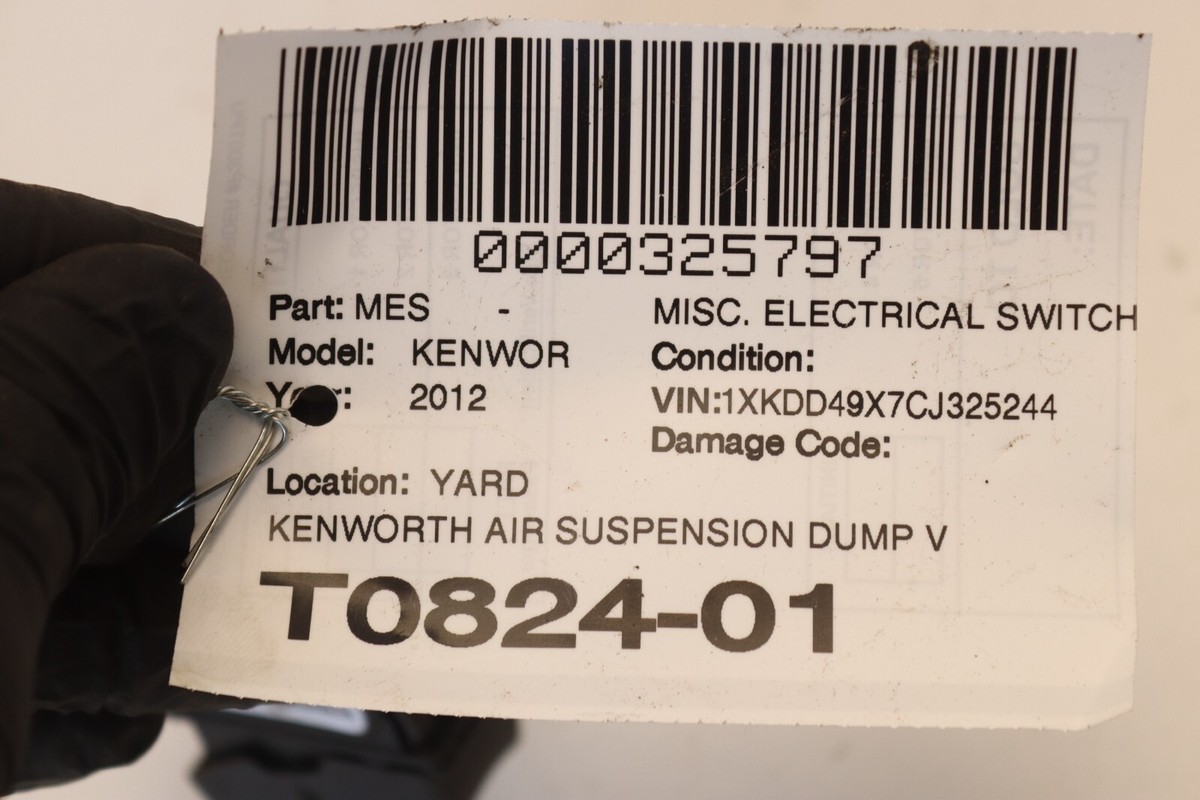 2012 12 KENWORTH T800 AIR SUSPENSION DUMP 5TH WHEEL LOCK