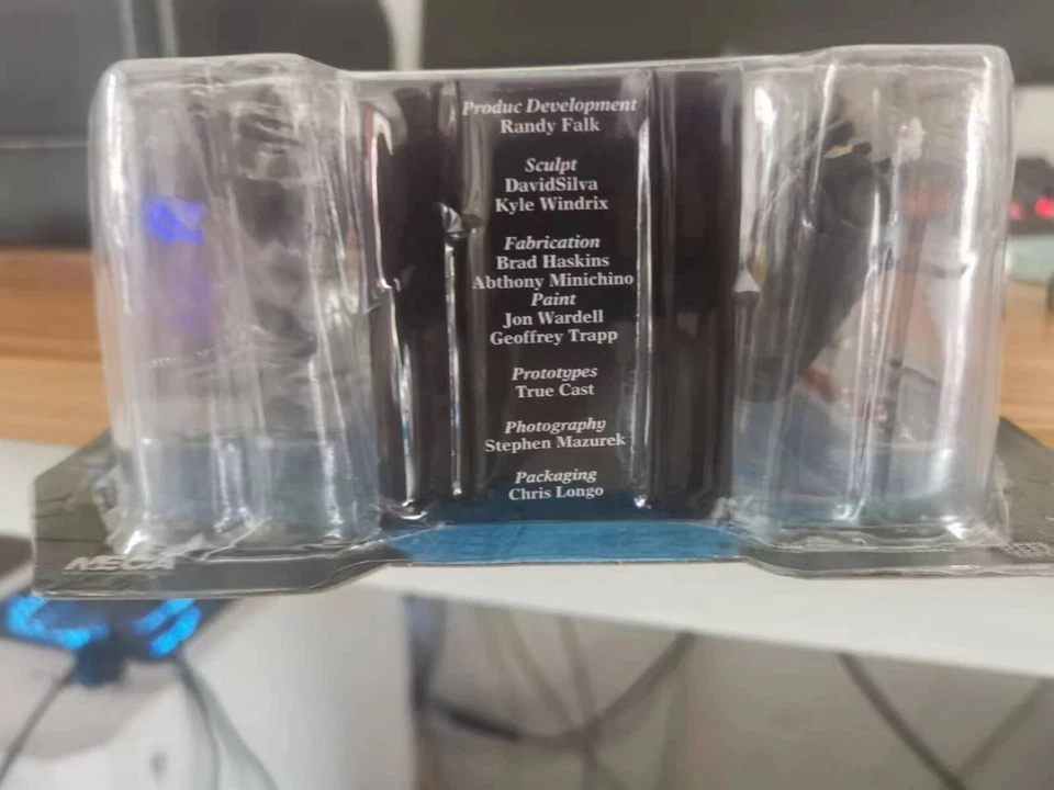 NEW 7" Alien VS. Predator  Masked Scar Predator Action Figure Model Collection  - Image 2 of 4