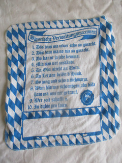 Staubtuch mit Lustigem Spruch " Bayerische Verwaltungsmaximen " ca 30 x 35 cm