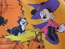 SCRUB TOP Halloween Mickey Mouse and Goofy Tricky Mickey Size XL Double Pockets