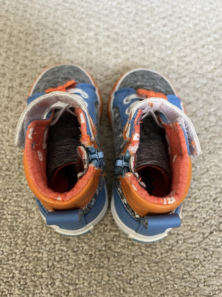 Blippi ребенка ясельного возраста 3 + кроссовки обувь оранжевый синий солнцезащитные очки тема 6 дюймов - Изображение 3 из 4