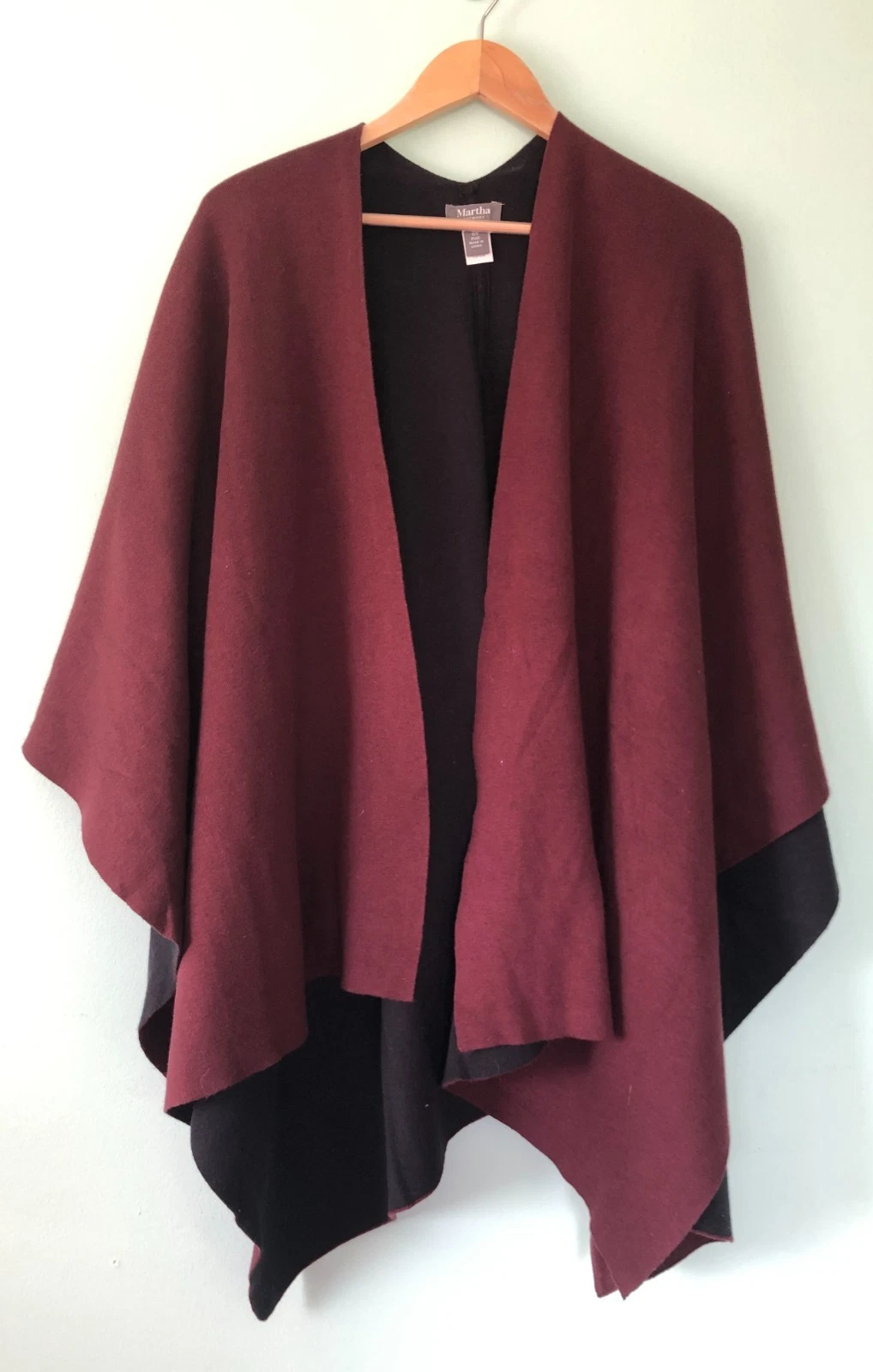 Martha Stewart Ruana Wrap Shawl Poncho Cape Womens Burgundy Black One Size Plus