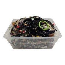 Mixed Lot Costume Jewelry Beads Necklaces Bracelets 21.98lbs Craft Collection