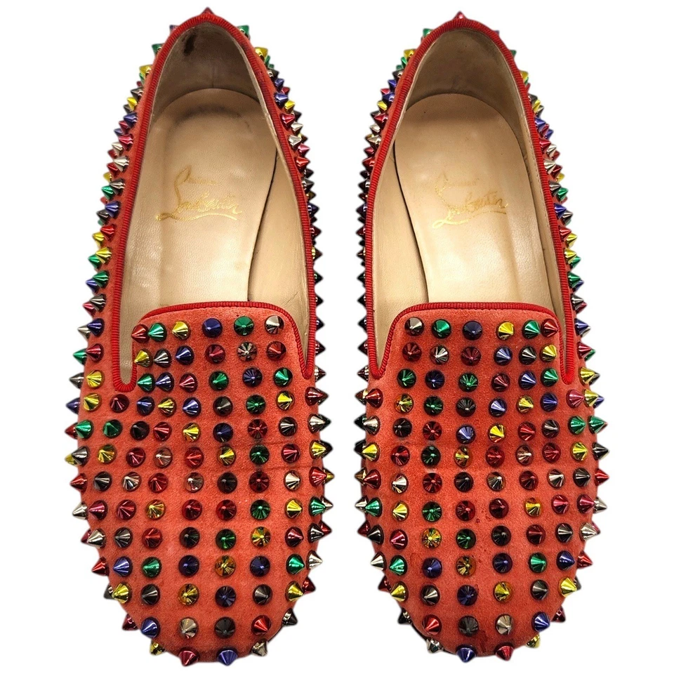 Christian Louboutin Picos Rodantes Multi Tachuelas Ópera Mocasín Plano 35 Rojo Amapola Foto 2 de 4