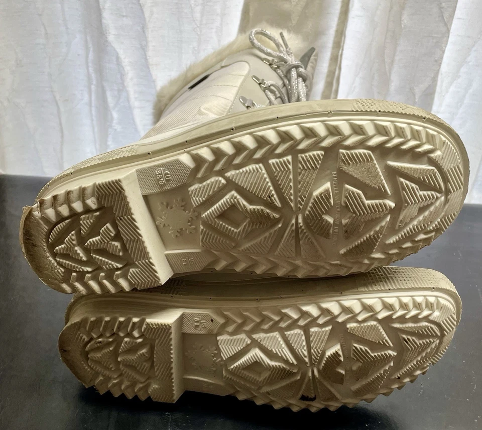 Pair Canada Debby Winter Boots/ Waterproof, Faux Fur Lining US8L/ EU38/9, Zipper - Image 4 of 4