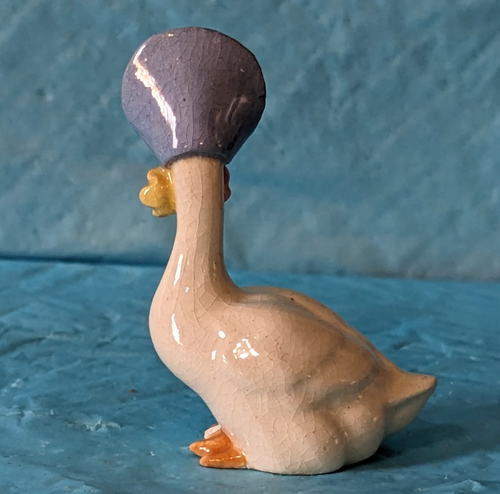 Rare Hagen Renaker Mother Goose with Flowers on Her Neck Chipped Toe - Picture 6 of 6