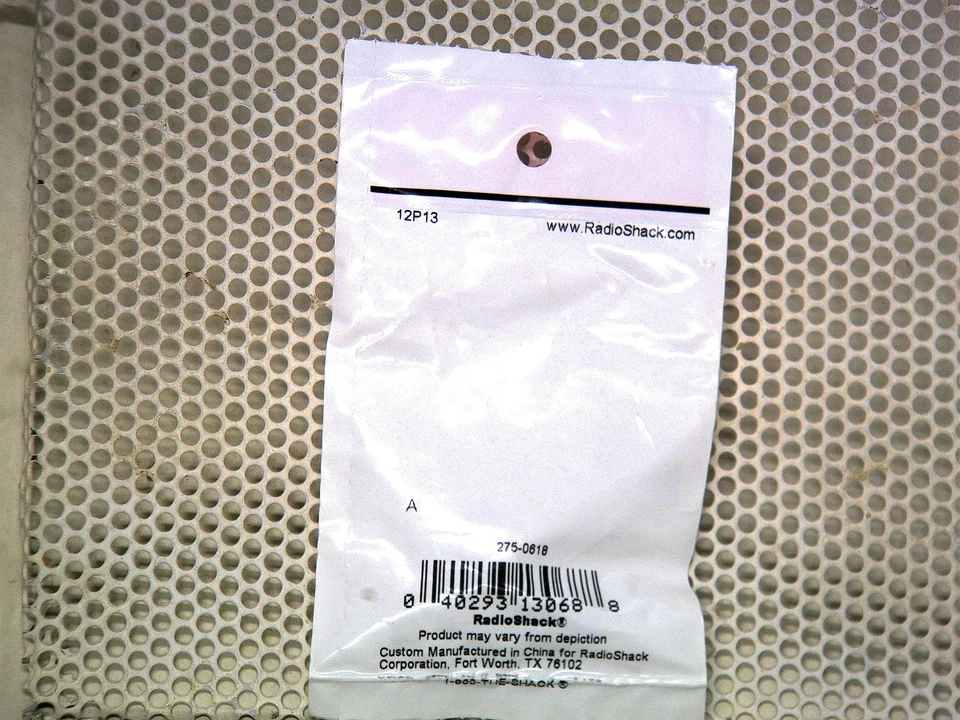 Interruptor de botón momentáneo RadioShack 250VAC 2P SPST OFF-(ON) 1.5A Foto 2 de 2