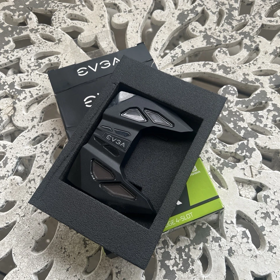  EVGA GeForce RTX NVLink SLI Bridge, 4-Slot Spacing, RGB LED (100-2W-0030-LR) - Image 3 of 4