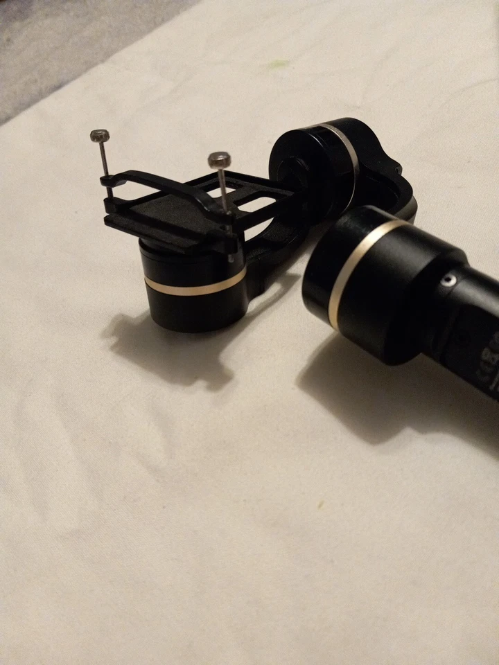 FeiyuTech G6 Plus 3-Axis Stabilized Handheld Gimbal. READ DESCRIPTION - Image 4 of 4