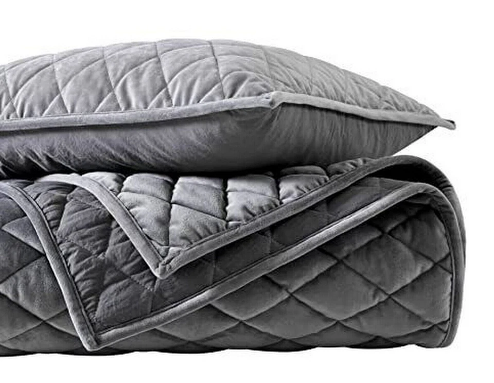 Vera Wang----- King Quilt 3 Pc Set Luxurious Diamond Velvet Bedding Grey - Image 2 of 4