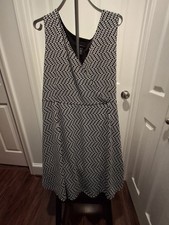 Lane Bryant Sleeveless, V-Neck Knee Length, Fit & Flare Dress.  Size 28. EUC