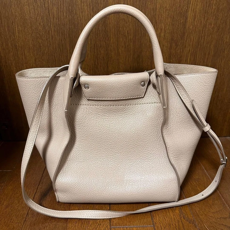 Bolso Grande CELINE Pequeño Con Correa Larga Piel de becerro Granulada Taupe Claro (Verde) Foto 2 de 4